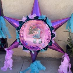 Venelope 3D Star Pinata