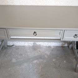 Pier 1 Desk (Light Gray)