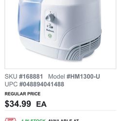 NEW HUMIDIFIER.  FAN STYLE. AROMATHERAPY CUP.  2 COOL MIST SETTINGS.  RUNS UP TO 24  HOURS.  WAS $34.99!!  SALE ONLY $15 💦💦💦