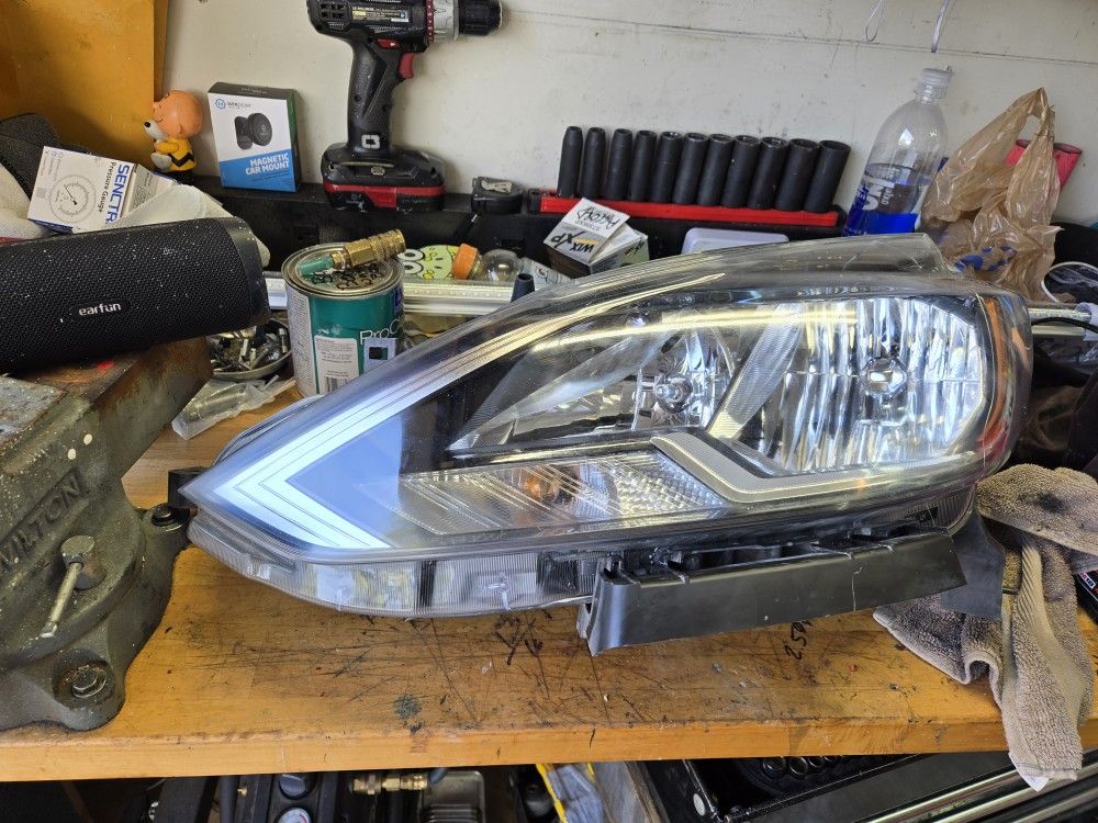 2017 Nissan Sentra Oem Drivers Side Headlight