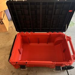 Milwaukee pack out chest 