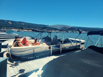25' tracker regency pontoon boat