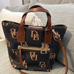 Dooney & Bourke