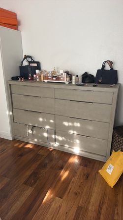 Living spaces dresser