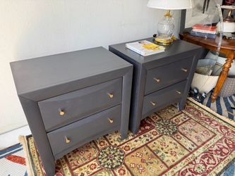 Set of two nighstands