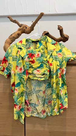 Women’s Small Matching Hawaiian Tee and Short Set