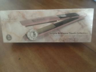 ROYALE HAIR STRAIGHTENER
