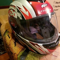 Large motorcycle helmet