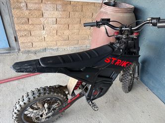 Throne Strike Electric Dirt Bike