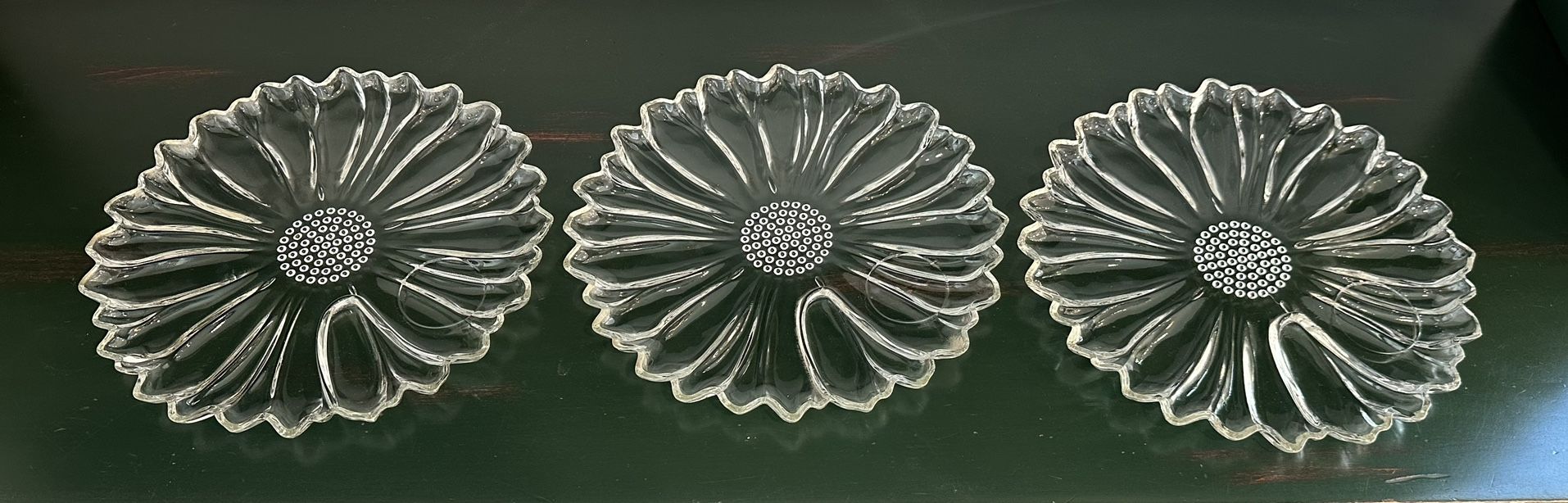 Vintage 1950’s MCM Colony Daisy Snack Clear Glass Plates Lot(3)