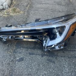 2024 TOYOTA COROLLA LEFT HEADLIGHT 