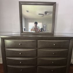 Queen Size Bedroom Set