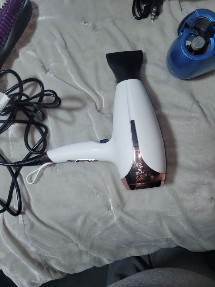 GHD BLOW DRYER USED