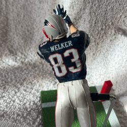 🏈 McFarlane WES WELKER #83 New England Patriots NFL Series 26 Debut Figure