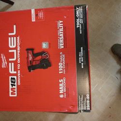 Milwaukee M18 FUEL 2909-20 Roofing Nailer + Forge HD12.0 Battery + M12/M18 Charger NIB