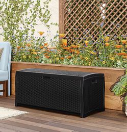 Suncast Outdoor Storage 73-Gallon Black Polyethylene Deck Box