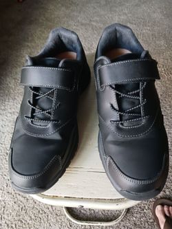 ORTHOPEDIC  MENS SHOES  SIZE  8 1/2
