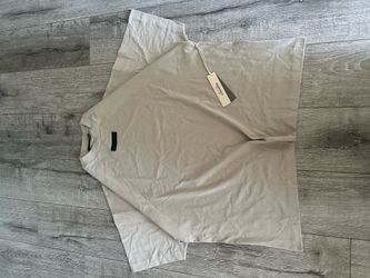 Large Fear Of God Men’s Essentials Shirt