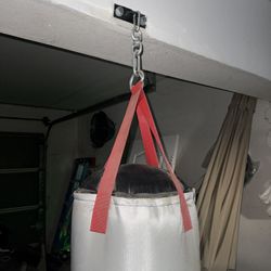 UFC Heavy Bag 100lbs 