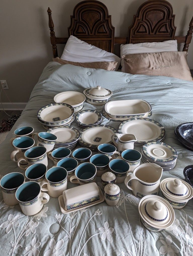 Vintage Pfaltzgraff Forest Collection