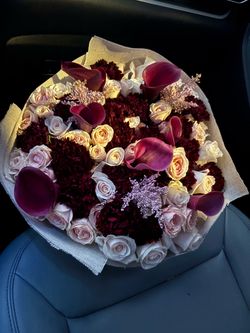 Ramo buchon roses flower bouquet