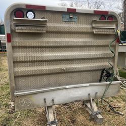 Merritt Aluminum Headache Rack.