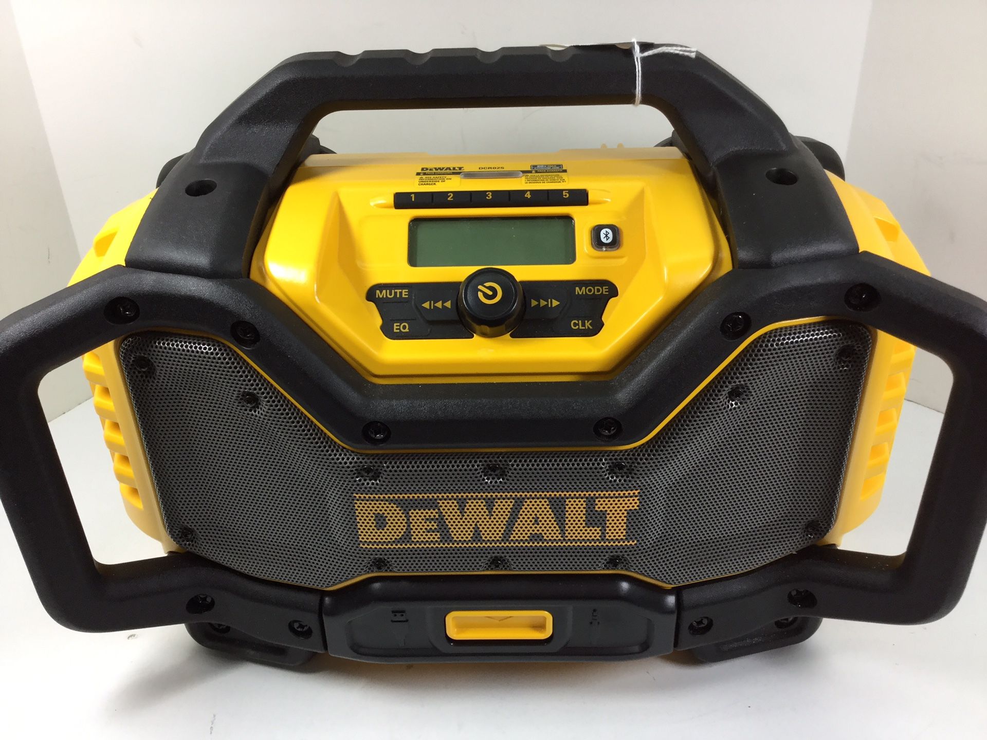Dewalt DCR025 Worksite Bluetooth Radio for Sale in Kent, WA OfferUp