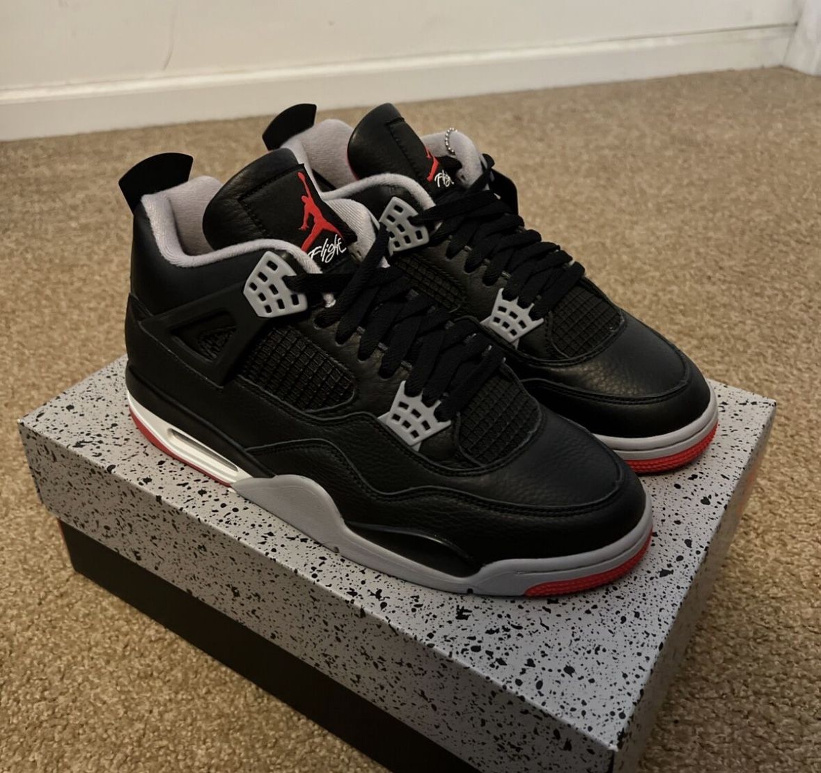 Jordan 4 Retro Bred/size 10