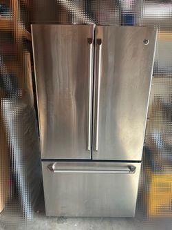 GE Café 23.1 cu. ft. counter-depth French-door refrigerator
