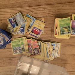 500 + Pokémon Cards