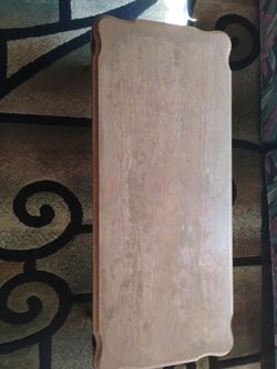 Wooden Coffee Table with Scalloped Edge