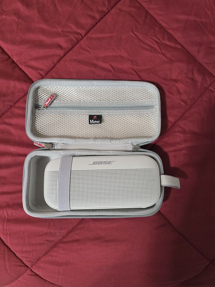 Bose Soundlink Speaker W/ Carry Case