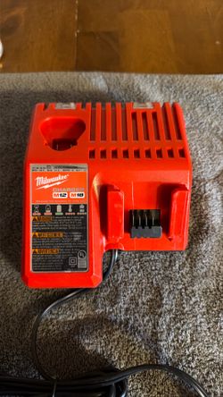 Milwaukee M18 & M12 Battery Charger