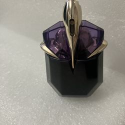 Alien perfume