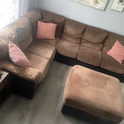 Sectional In Good Condition 