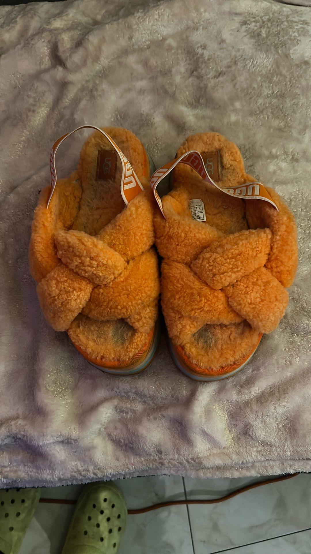 UGG