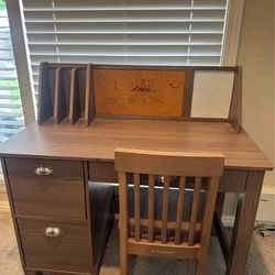 FREE Preschool/Kinder KidKraft Desk