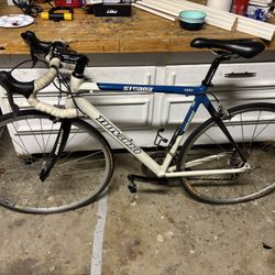 Novara Strada Road Bike 53cm