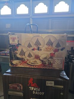 36 Piece Christmas Ensambke