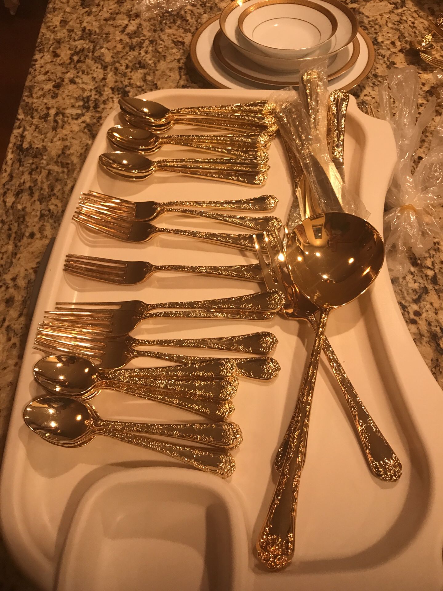 Spoon fork plate set ( gold ) (8 people)