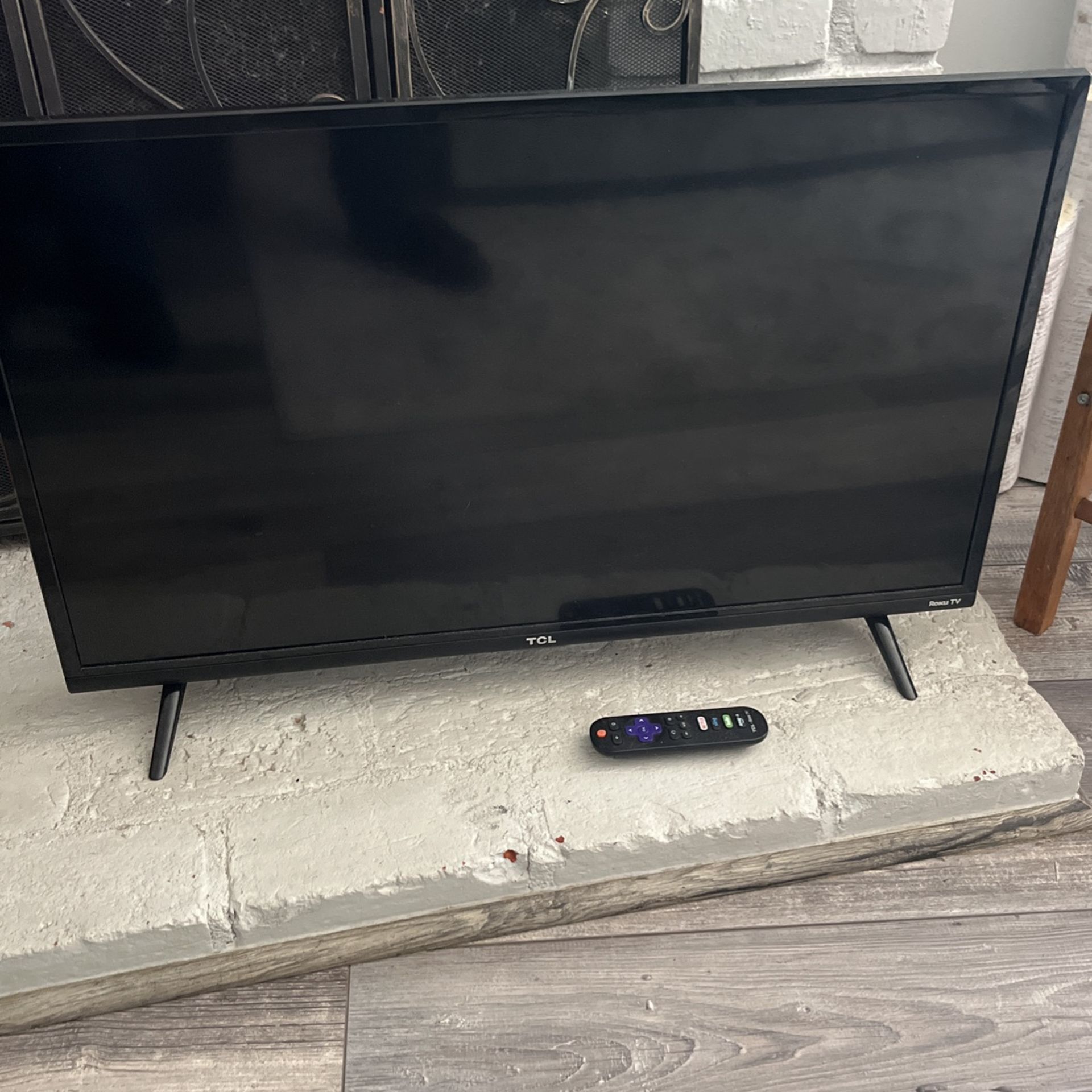 TCL 32