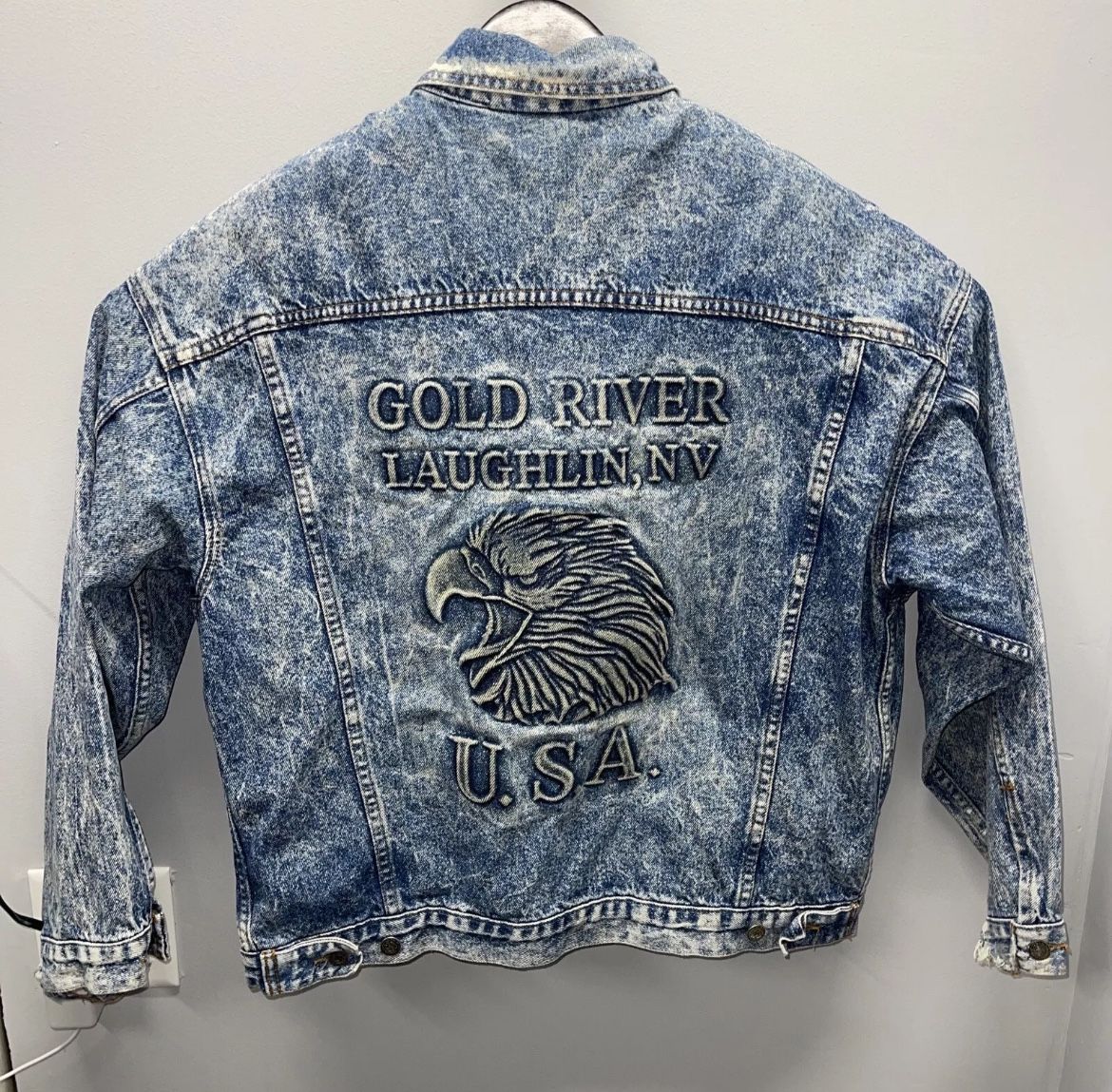 VTG Golden River Eagle USA Embossed Blue Acid Washed Denim Jean Jacket sz 25x26”