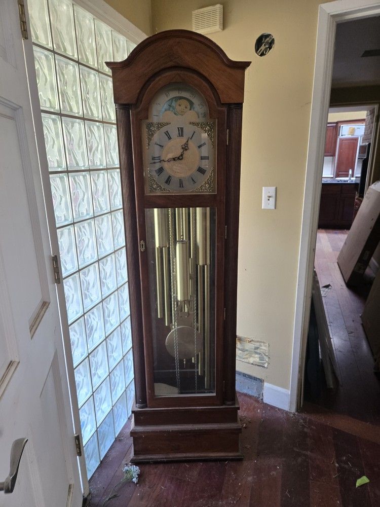 Vintage Kuempel grandfather clock, Mark 111