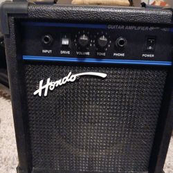 Hondo Guitar Amplifier