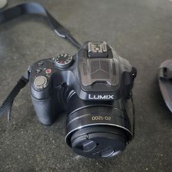 Panasonic Lumix DMC-FZ70 digital camera 
