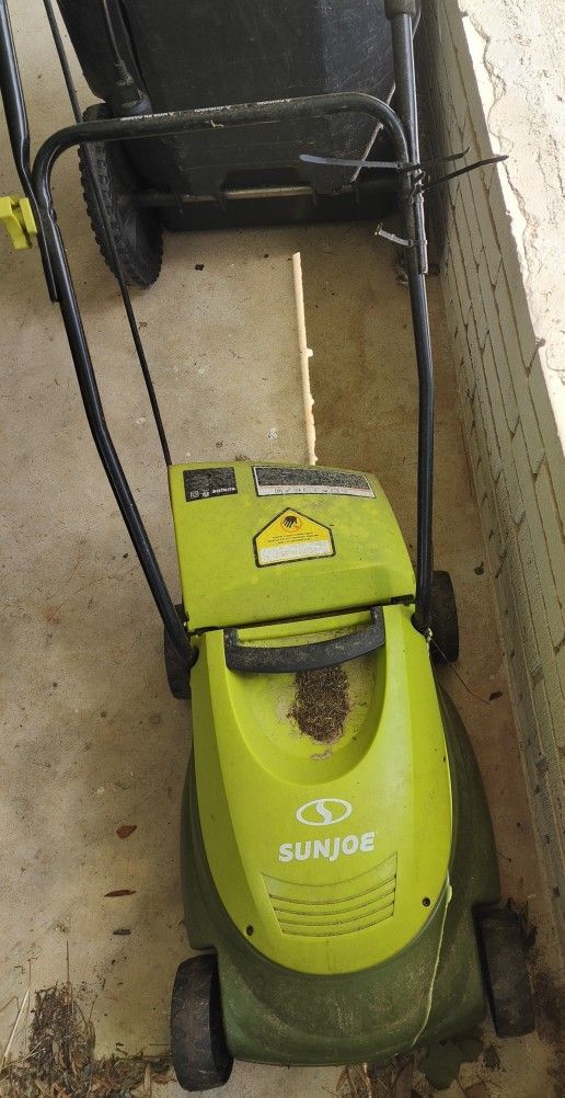 Sun Joe MJ401E Electric Walk-Behind Push Lawn Mower | 14-inch | 12-Amp | 3-Position