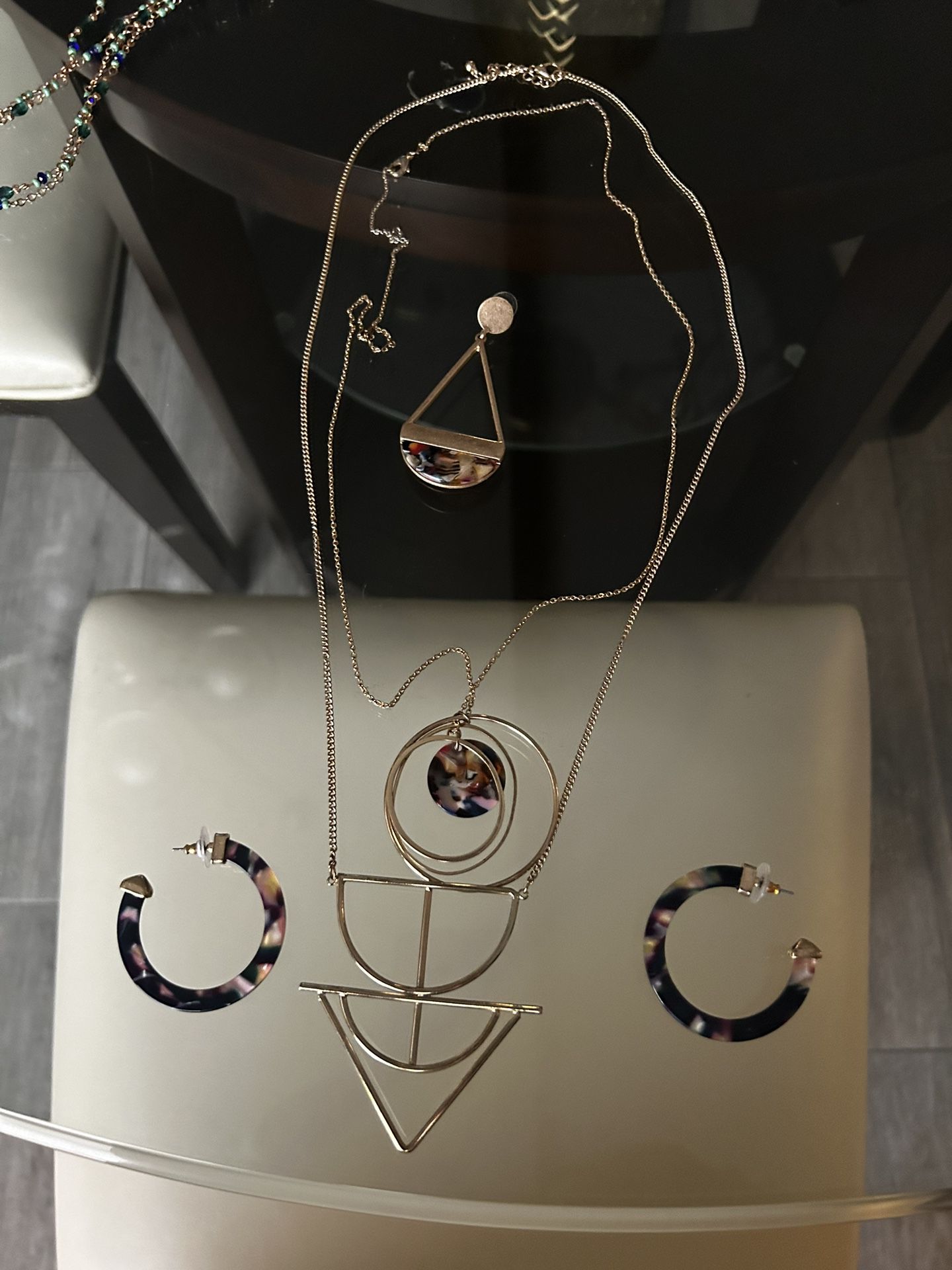 Beautiful Matching Set Necklaces And Earnings