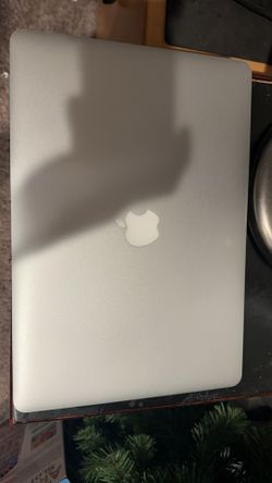 MacBook Pro (Mid-2014) 15 Inch, I7, 500GB