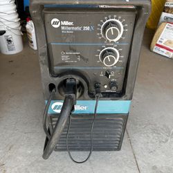 Miller Millermatic 250x MIG Welder