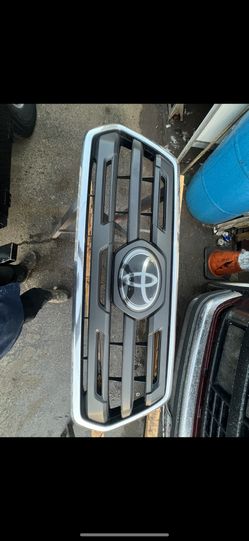 2018 Tacoma Oem Grill